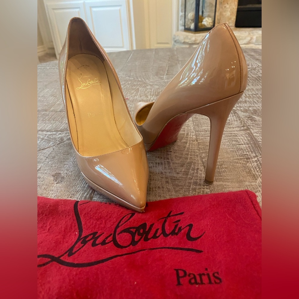 Christian Louboutin Pigalle 120 Nude Patent Leather Pump  Sz 37.5 Dust Bag EUC